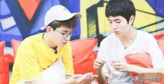 为了吃瓜进娱乐圈